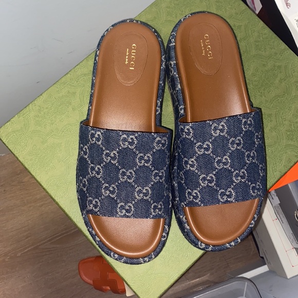 BRAND NEW GUCCI ANGELINA LOGO SLIDES - Picture 2 of 6